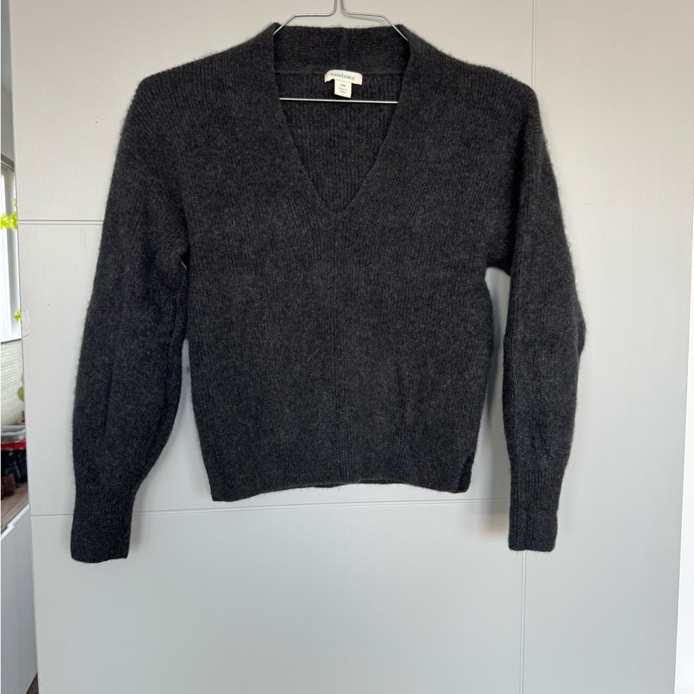 Women’s Sundance V-Neck  cashmere Sweater in charcoal grey.